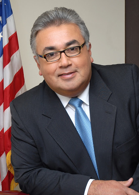 Photo of Ron Calderon