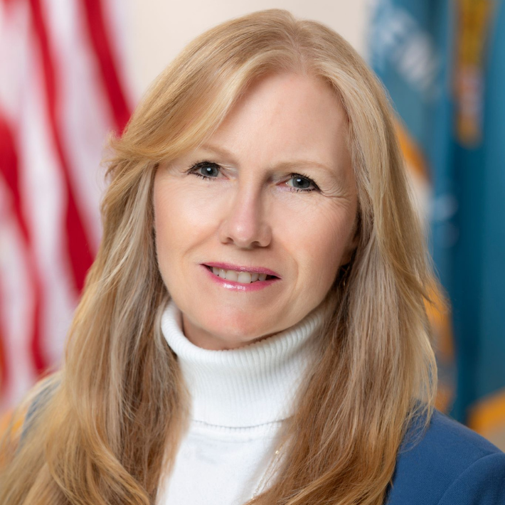 Photo of Stephanie Hansen