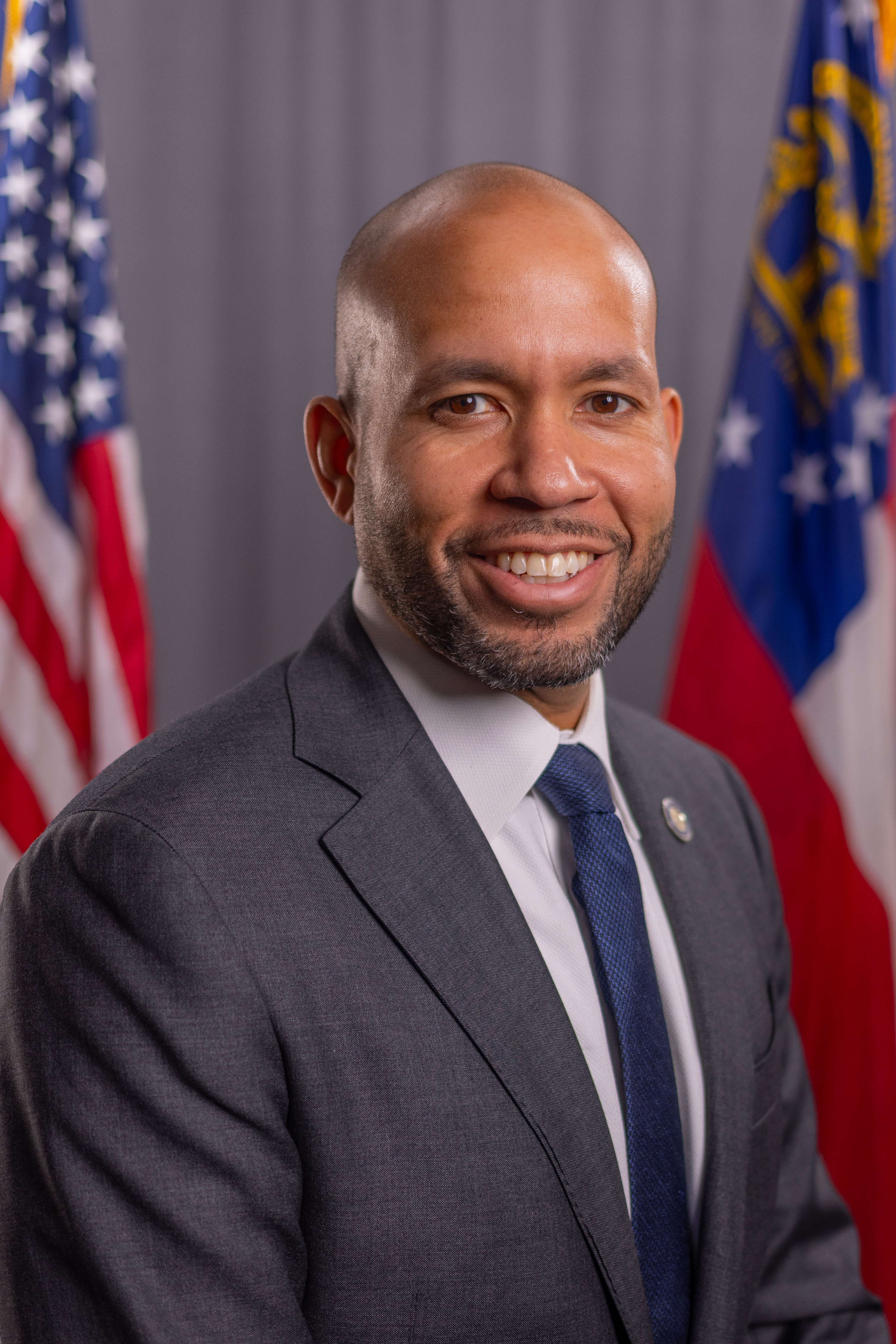 Photo of Jason Esteves