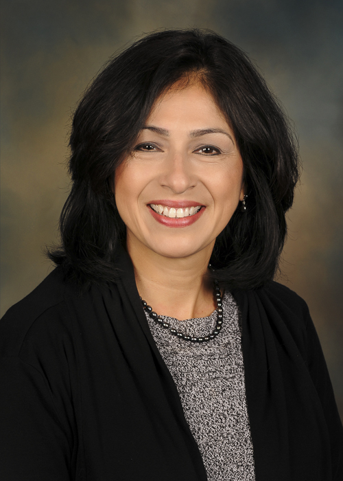 Photo of Lisa Hernandez